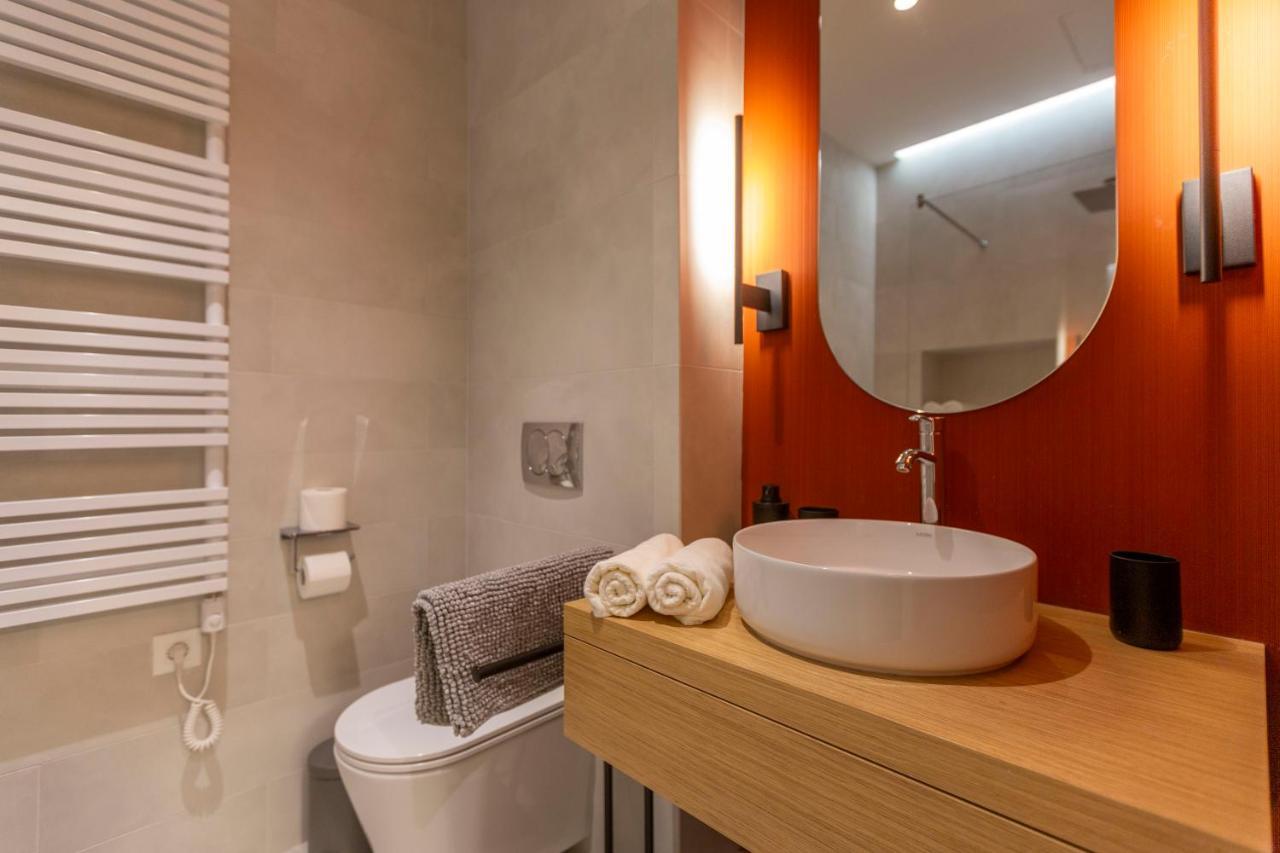 Luxurious Minimalist Residence With Sauna By Prestige Homes Budapešť Exteriér fotografie