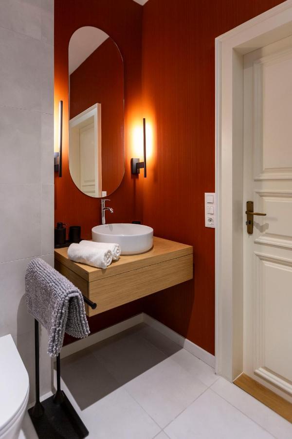 Luxurious Minimalist Residence With Sauna By Prestige Homes Budapešť Exteriér fotografie