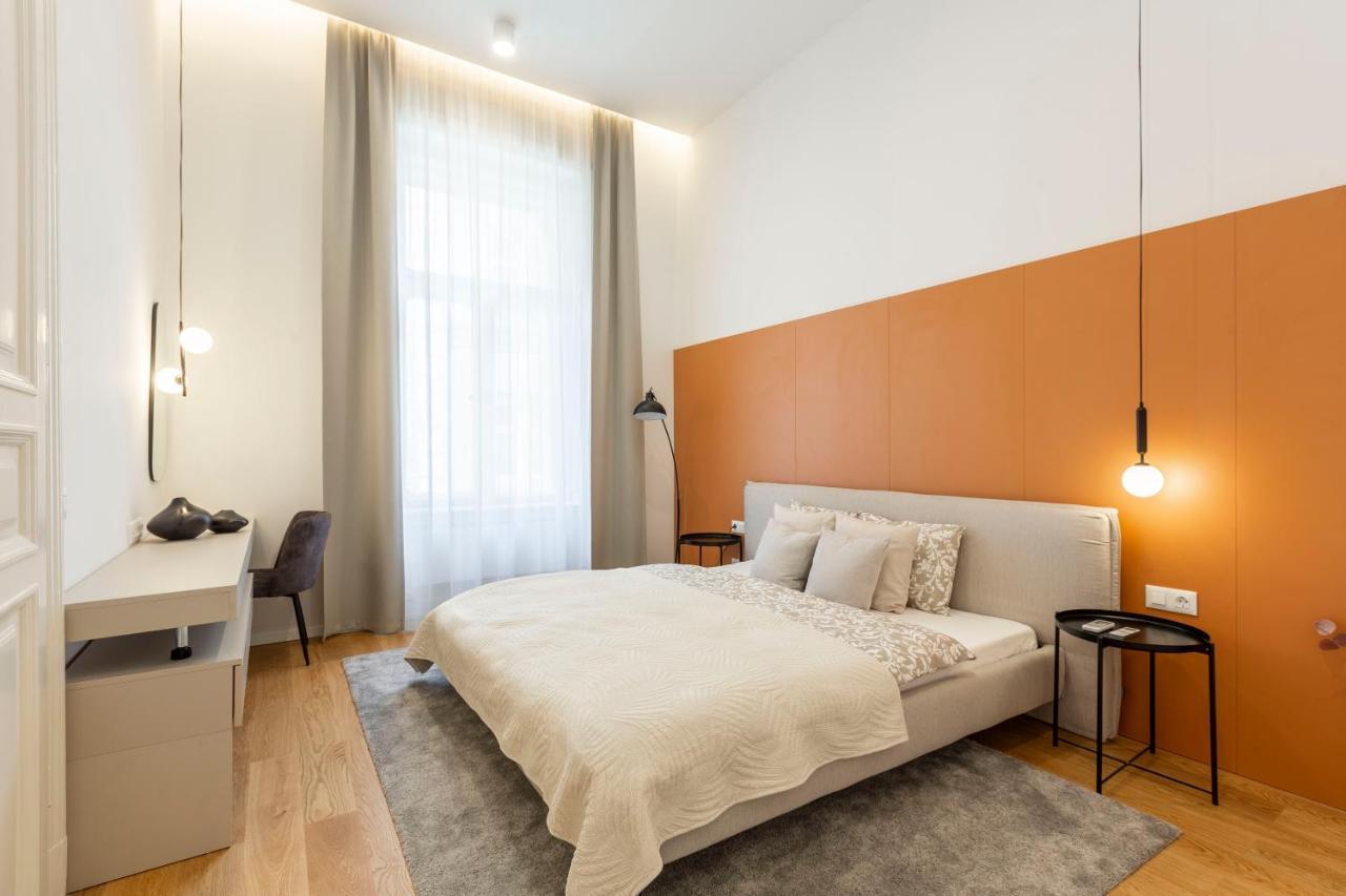 Luxurious Minimalist Residence With Sauna By Prestige Homes Budapešť Exteriér fotografie