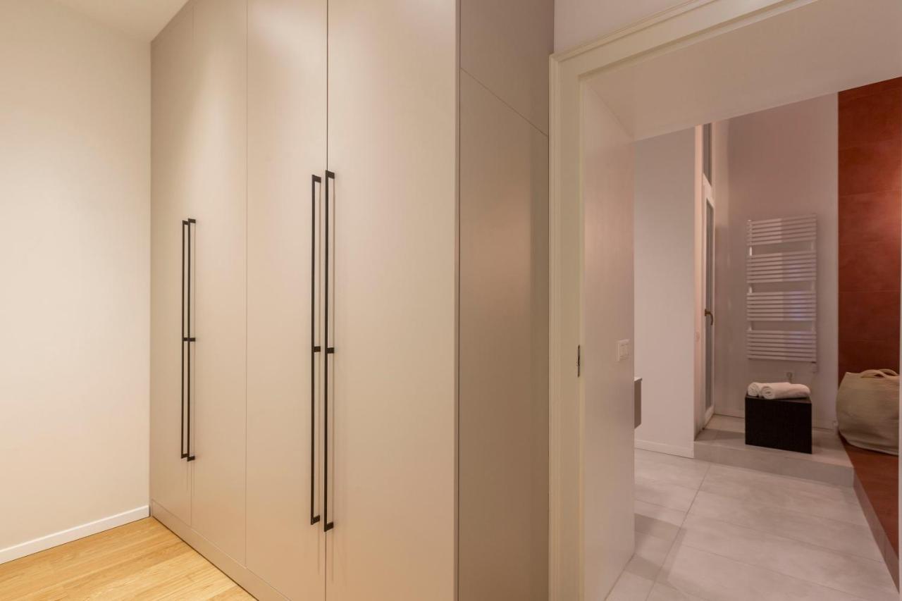 Luxurious Minimalist Residence With Sauna By Prestige Homes Budapešť Exteriér fotografie