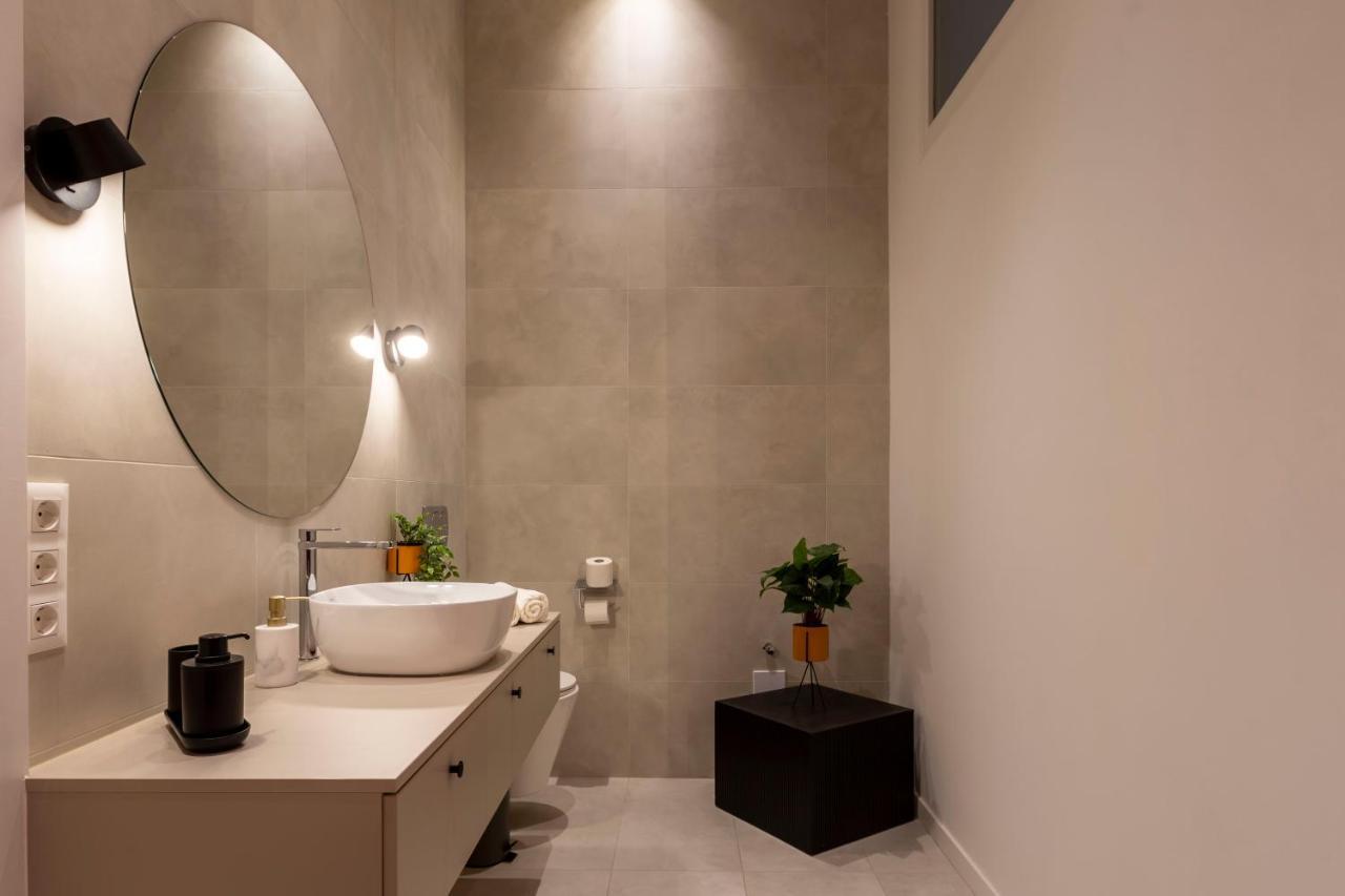 Luxurious Minimalist Residence With Sauna By Prestige Homes Budapešť Exteriér fotografie